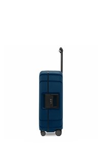 Valigia rigida di colore blu navy, con una superficie testurizzata, manico telescopico nero, quattro ruote e una serratura a combinazione sulla parte frontale.