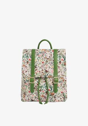 Rugzak met groene riemen en gespgespen, met een gedetailleerde botanische print met vogels, dieren en kleurrijke bloemen op een lichte achtergrond.