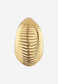 Złoty obiekt dekoracyjny z gładką, refleksyjną powierzchnią, o żebrowanym wzorze i wydłużonym owalnym kształcie.