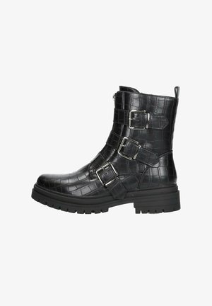 Bottines en simili cuir noir avec une texture crocodile, dotées de trois boucles argentées, d'une semelle robuste et d'une fermeture éclair sur le côté.