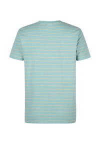 T-shirt en coton bleu clair à rayures beiges fines et horizontales. Manches courtes, col rond et coupe décontractée. Texture lisse.