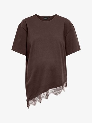 Donkerbruine zwangerschaps-T-shirt met korte mouwen en een asymmetrische zoom met kanten afwerking.