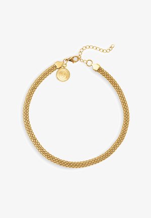 Bracelet chaîne en or avec design en maille tissée, fermoir mousqueton, chaîne d'extension réglable et petit pendentif rond avec lettre S gravée.