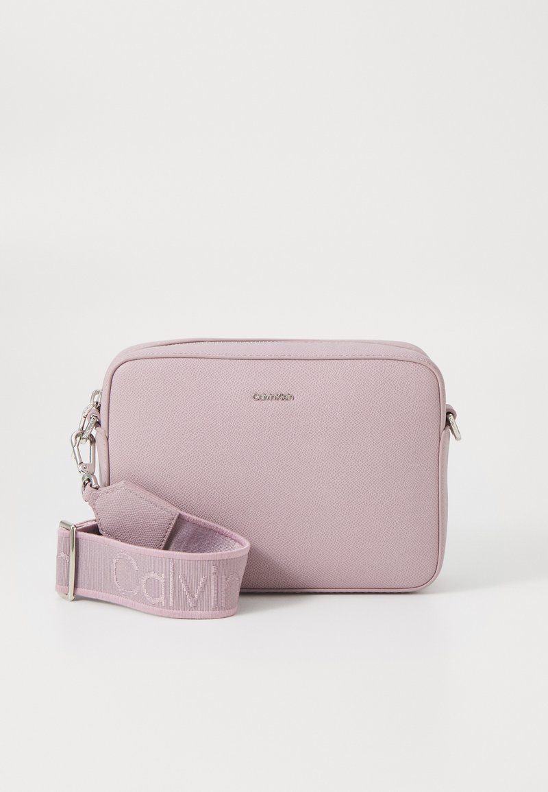 Calvin Klein SMALL CAMERA BAG - Taška s příčným popruhem - sea fog