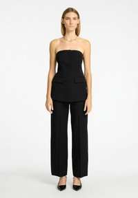 Selected Femme MIT WEITEM BEIN NADELSTREIFEN - Stoffhose - black