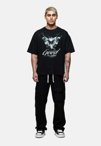 Good For Nothing - T-shirt z nadrukiem