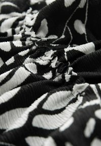 Next TEXTURED RUCHED REGULAR FIT - Vapaa-ajan mekko - mono abstract
