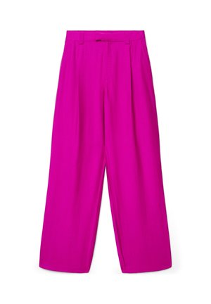 Pantalon taille haute à jambes larges de couleur magenta vif, avec passants de ceinture et plis sur le devant, présenté sur un fond blanc.