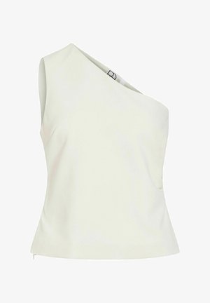 Valkoinen hihaton toppi, jossa epäsymmetrinen yhden olkapään pääntie ja vartalonmyötäinen siluetti.