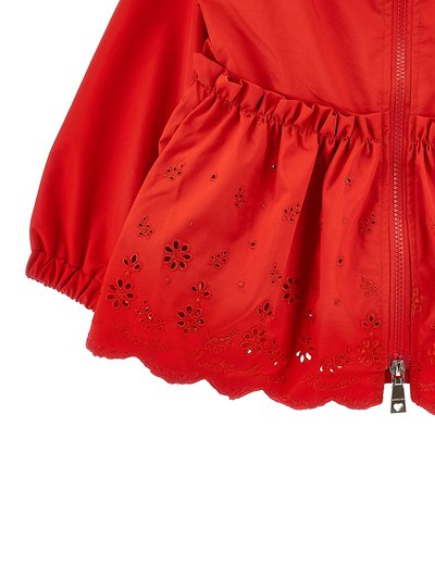 Κόκκινο σακάκι με λουλουδάτη κεντητική, σφιγμένη μέση, κυματιστό τελείωμα και ασημένιο φερμουάρ με καρδιόσχημο τζαμάκι.