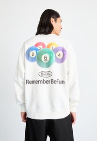 Manastash CITEE POOL - Sweatshirt - white