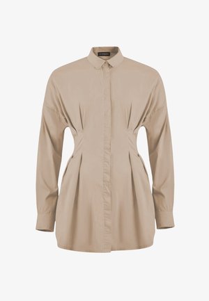 Beige Langarmshirt mit Knopfleiste, klassischem Kragen und gerafften Nähten an der Taille für einen lässigen Sitz.
