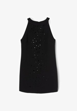 Abito nero senza maniche con collo alto, caratterizzato da un motivo a cascata di gemme nere sulla parte anteriore per aggiungere texture e interesse visivo.