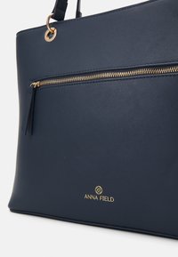 Anna Field Handväska - dark blue