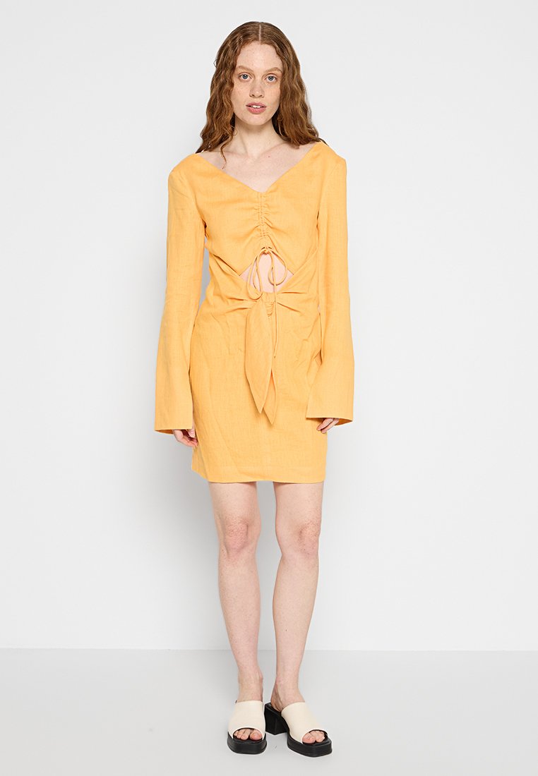 Nanushka Jurk oranje