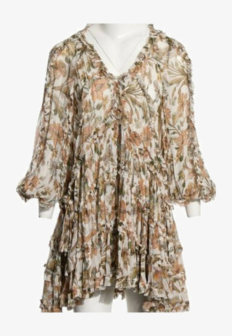 Robe à fleurs à manches longues avec des détails à volants, un décolleté en V et une jupe fluide, superposée dans des tons beige, vert et orange atténués.