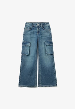 Lichte spijkerbroek met wijde benen en cargostijl, met twee grote zijzakken, een knoopsluiting en subtiele verwerkte details.