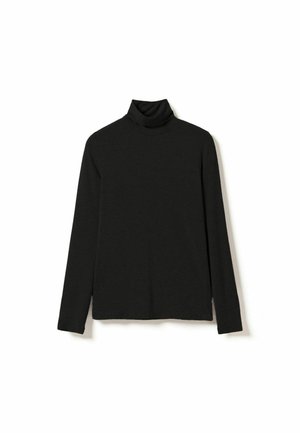 Juodas turtlenekas ilgomis rankovėmis, pagamintas iš minkštos medžiagos, su prigludusia apykakle ir laisvu siluetu, turinčiu šonines plyšius. Paprastas, be raštų ar akcentų.