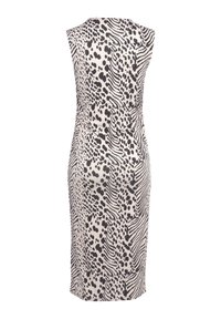 Bezrukávové šaty v béžovej farbe s čiernym abstraktným zvieracím potlačou, s priliehavým strihom a zberaním vzadu.