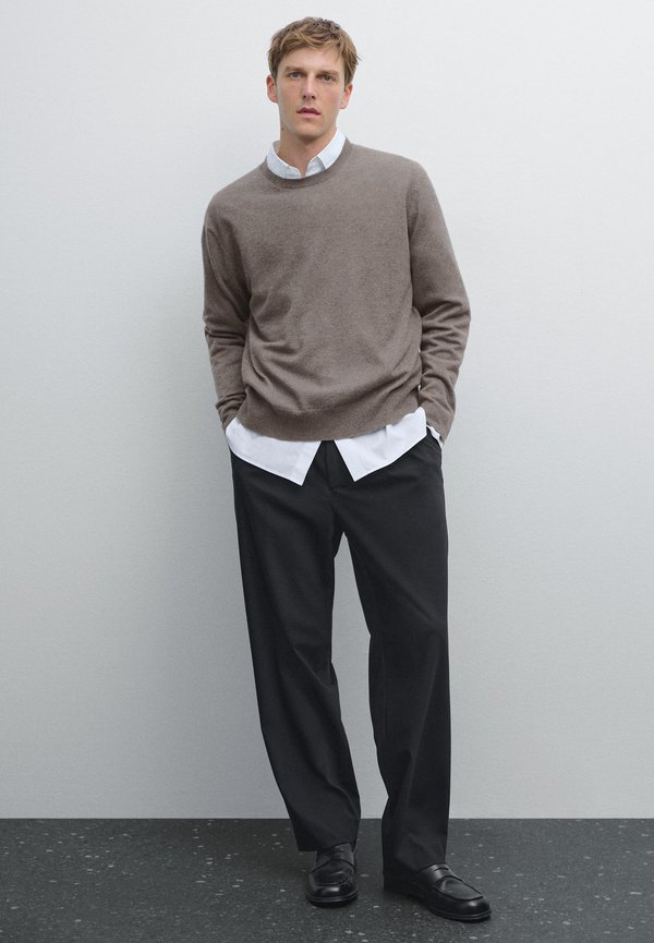 WITH A CREW NECK - Jumper - khaki3