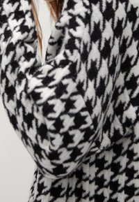Mango Strickpullover - black
