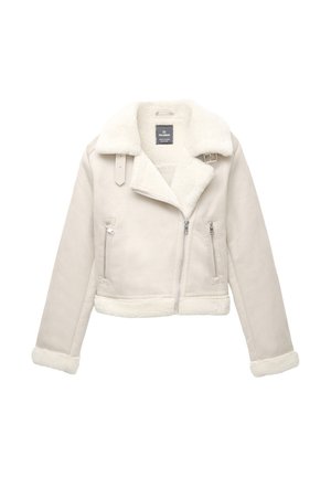 Veste en fausse fourrure beige avec un design court, un large col, une fermeture éclair à l'avant et deux poches latérales zippées. Texture douce partout.