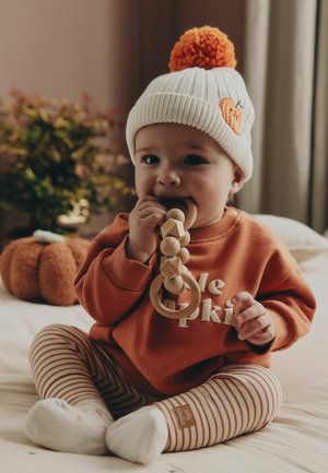 Next, EMBROIDERED KNITTED PUMPKIN POM BABY HAT UNISEX - Huer - white