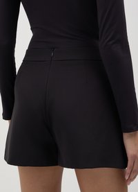 Calliope Short - nero