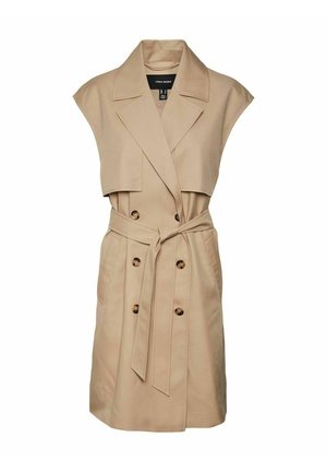Robe trench-coat sans manches beige avec larges revers, boutons croisés, ceinture à la taille et surcrois en forme de cape aux épaules.