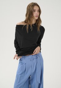 My Essential Wardrobe Top dugih rukava - black