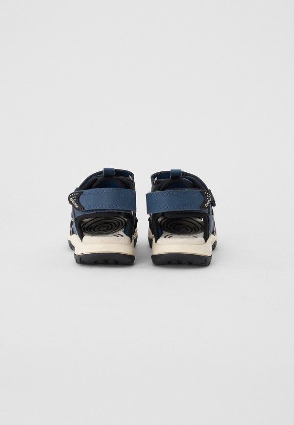 BOREALIS - Walking sandals2