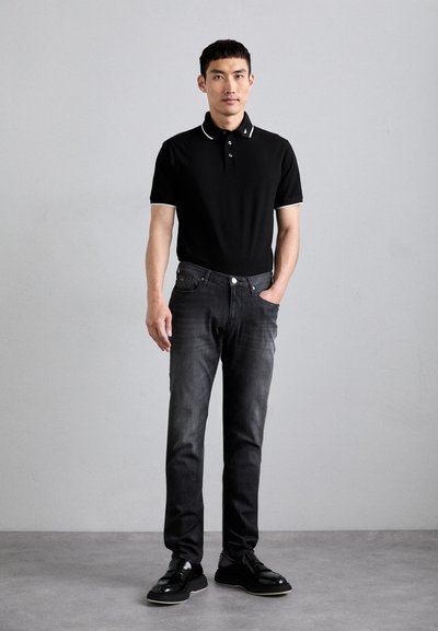 Emporio Armani Pieguloša piegriezuma džinsi - denim nero