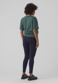 MAMALICIOUS MLEMMALINE TOP  - Basic T-shirt - climbing ivy