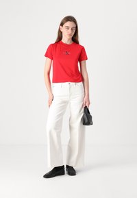 Calvin Klein Jeans MONOLOGO BABY TEE - Marškinėliai su spaudiniu - red