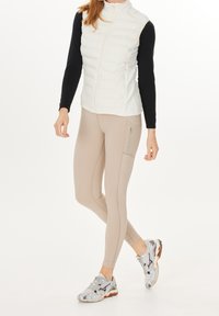 Endurance Väst - white