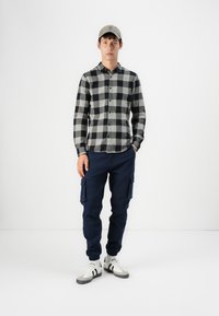 Only Sons ONSGUDMUND CHECKED SHIRT Hemd griffin