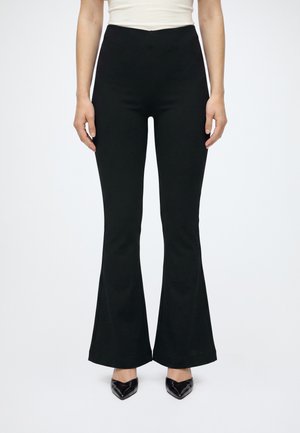 Vero Moda, BROOKLYN FLARED PANT NOOS - Панталони - black