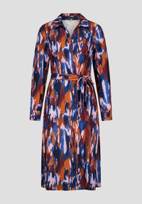 Langermige, knielange jurk in een levendig abstract patroon met tinten oranje, blauw en roze; voorzien van een kraag en een strikceintuur.