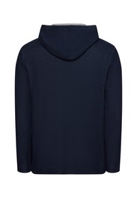 Sudadera con capucha de color navy, con mangas largas, textura suave y un forro interior gris visible en la apertura de la capucha.