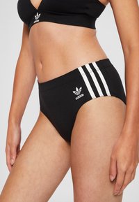 adidas Originals HIPSTER - Trosor - black