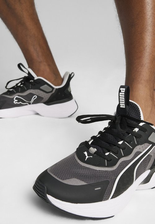 Puma PWR NITRO - TreenikenkÃ¤ - puma black/puma white/musta - Zalando.fi