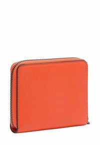Reißverschluss-Geldbörse aus leuchtend orangefarbenem Leder, rechteckige Form, glatte Textur, mit kontrastierendem schwarzen Reißverschluss und Nahtdetails.