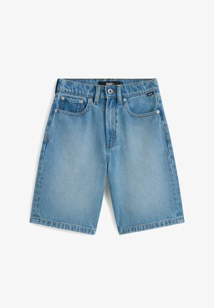 Lyseblå denimshorts med forlommer, bæltestropper, knaplukning og Vans logo-tags på linningen og lommen.