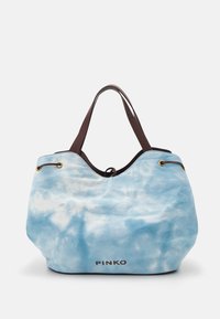 Sac fourre-tout tie-dye bleu clair avec des doubles poignées marron et des œillets dorés, portant le nom de la marque "PINKO" sur le devant.