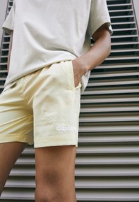 adidas Originals Plaukimo šortai - easy yellow