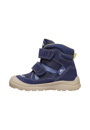 Stivaletti per bambini di colore blu navy con tomaia in tessuto testurizzato, due fasce regolabili in velcro e una suola in gomma beige chiaro. Presentano un accento giallo.