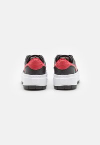 Jordan AIR JORDAN 1 ELEVATE - Tenisky - black/gym red/white