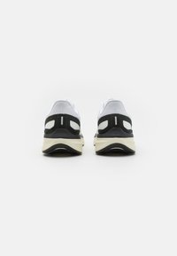 Nike Performance AIR ZOOM STRUCTURE 25 - Pantofi de alergare pe asfalt - white/black/sail/coconut milk/team red/metallic silver