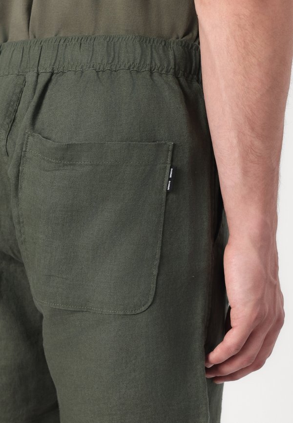 JABARI - Shorts - climbing ivy2