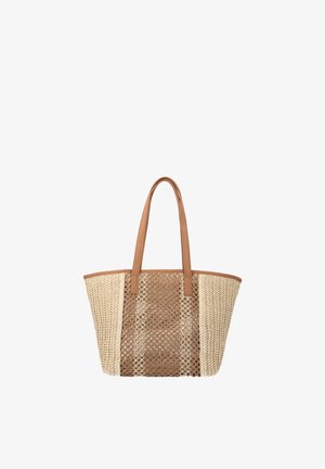 Sac fourre-tout avec côtés tissés beige clair, panneau avant en maille marron et poignées en cuir marron sur fond blanc.